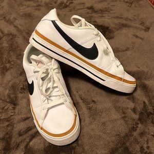 Nike Court Legacy Sneakers size 7.5 mens / 9 women’s